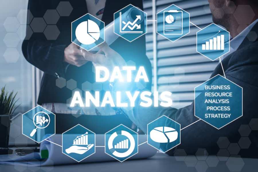 What Is Machine Learning in Data Analytics? Benefits & Real Uses